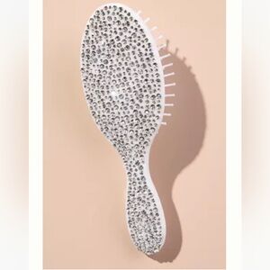 Anthropologie BAUBLEBAR SPARKLE HAIR BRUSH
Style No.  98059488